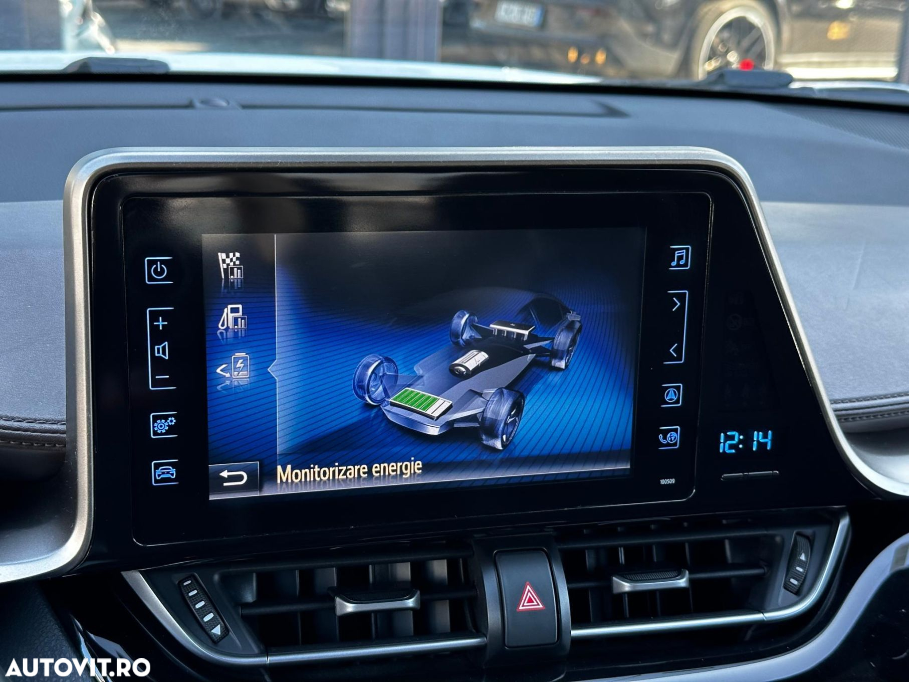 Toyota C-HR - 11