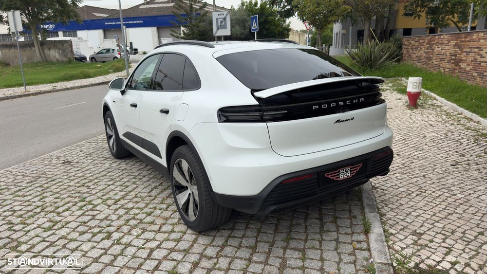 Porsche Macan Electric 4 - 5