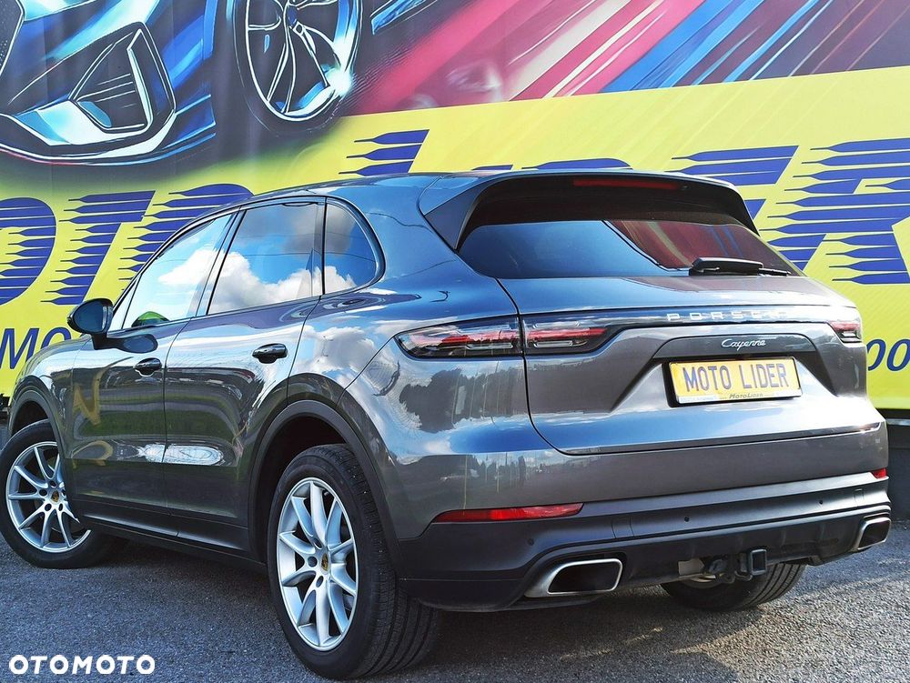 Porsche Cayenne - 4