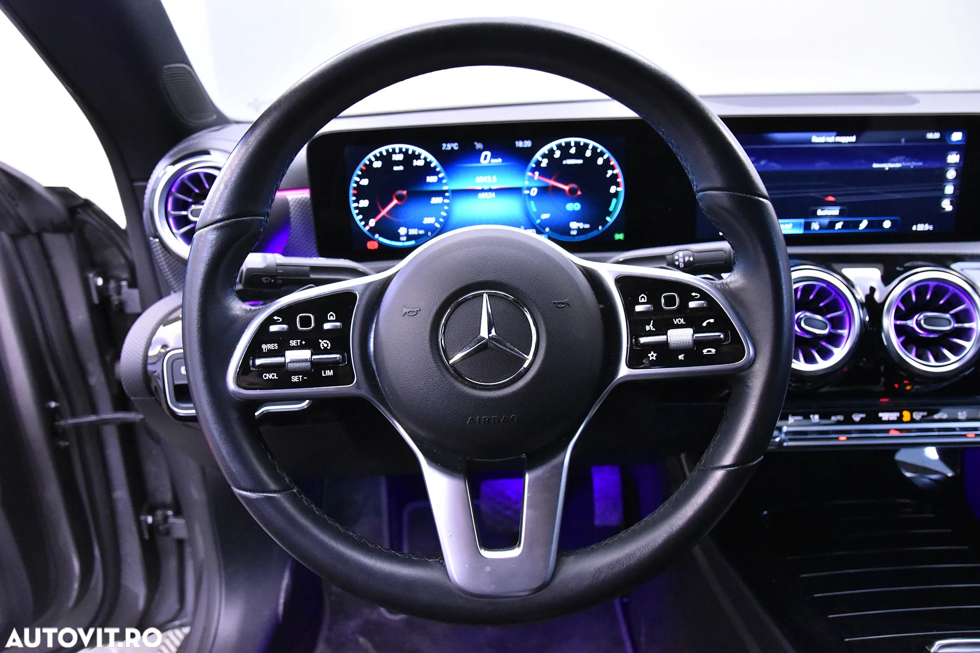 Mercedes-Benz CLA - 16