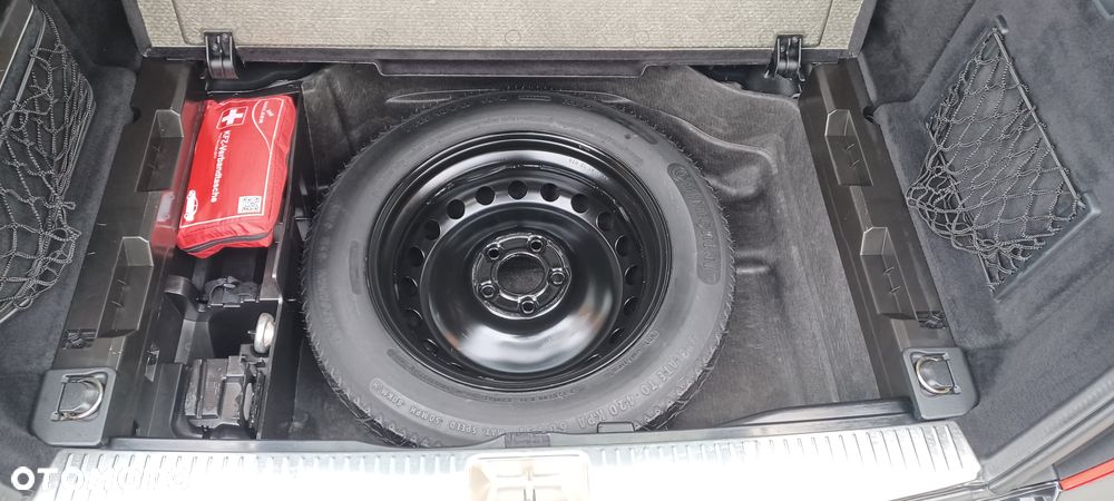 Mercedes-Benz Klasa C 200 Avantgarde Edition - 33