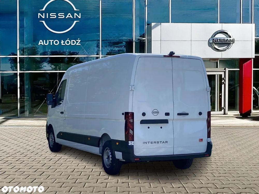 Nissan Interstar - 3