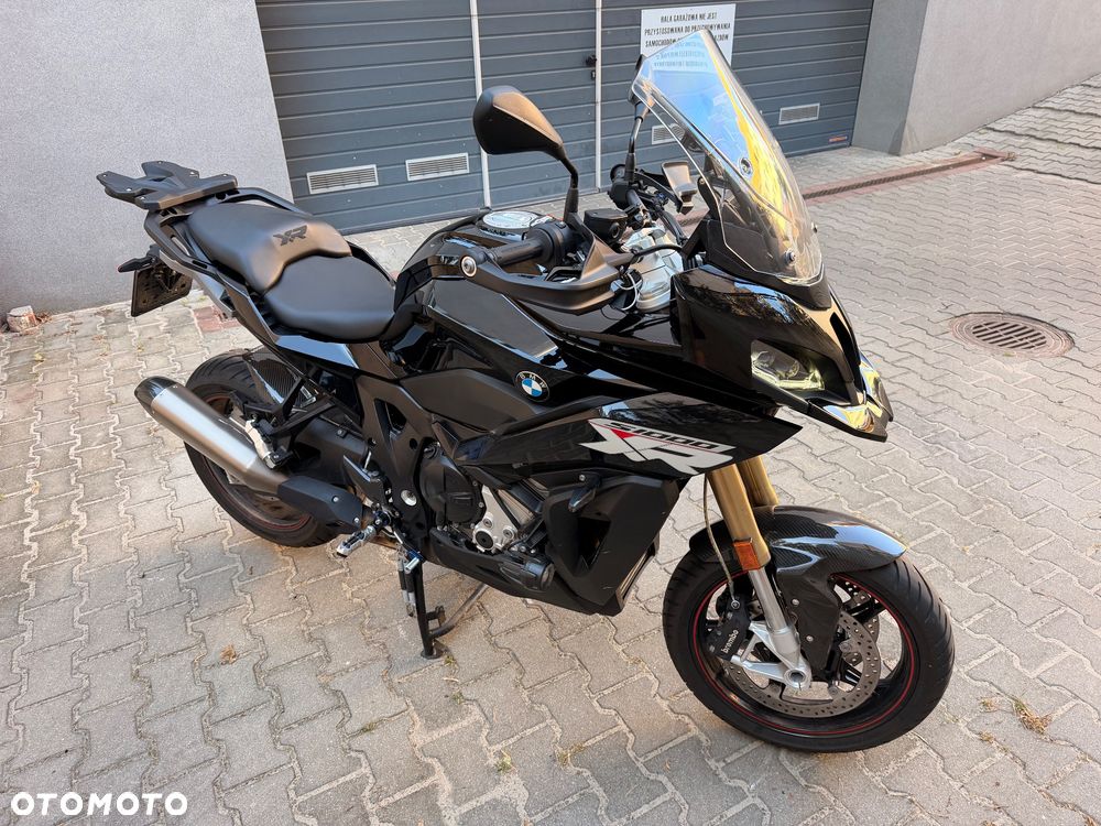 BMW XR - 9