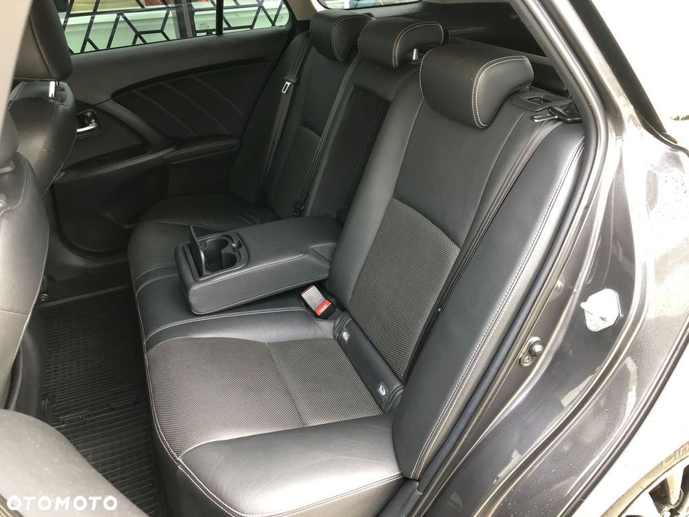 Toyota Avensis - 7