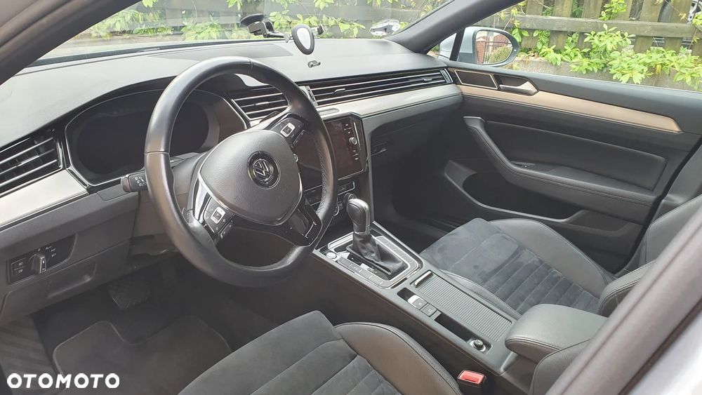 Volkswagen Passat - 10