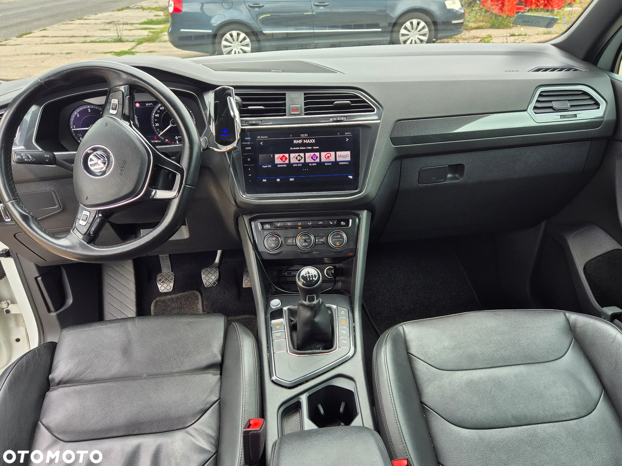 Volkswagen Tiguan - 8
