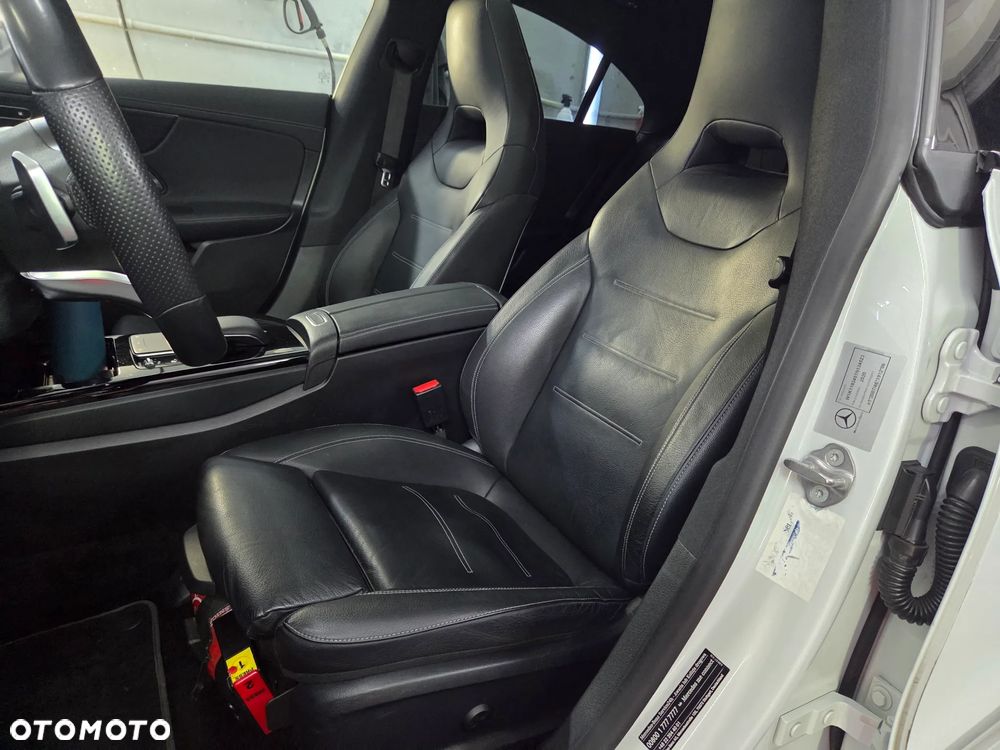 Mercedes-Benz CLA 220 4-Matic AMG Line 7G-DCT - 6