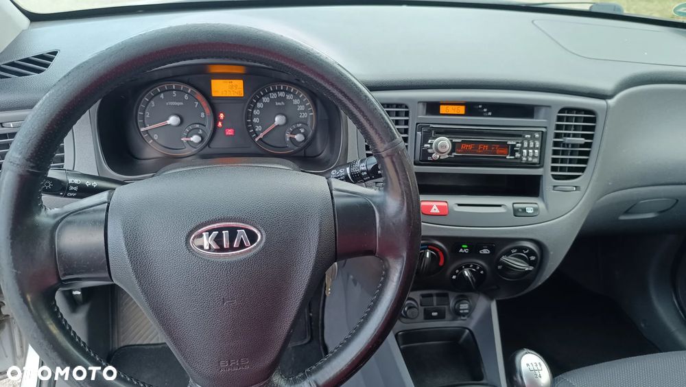 Kia Rio 1.5 SLX - 25