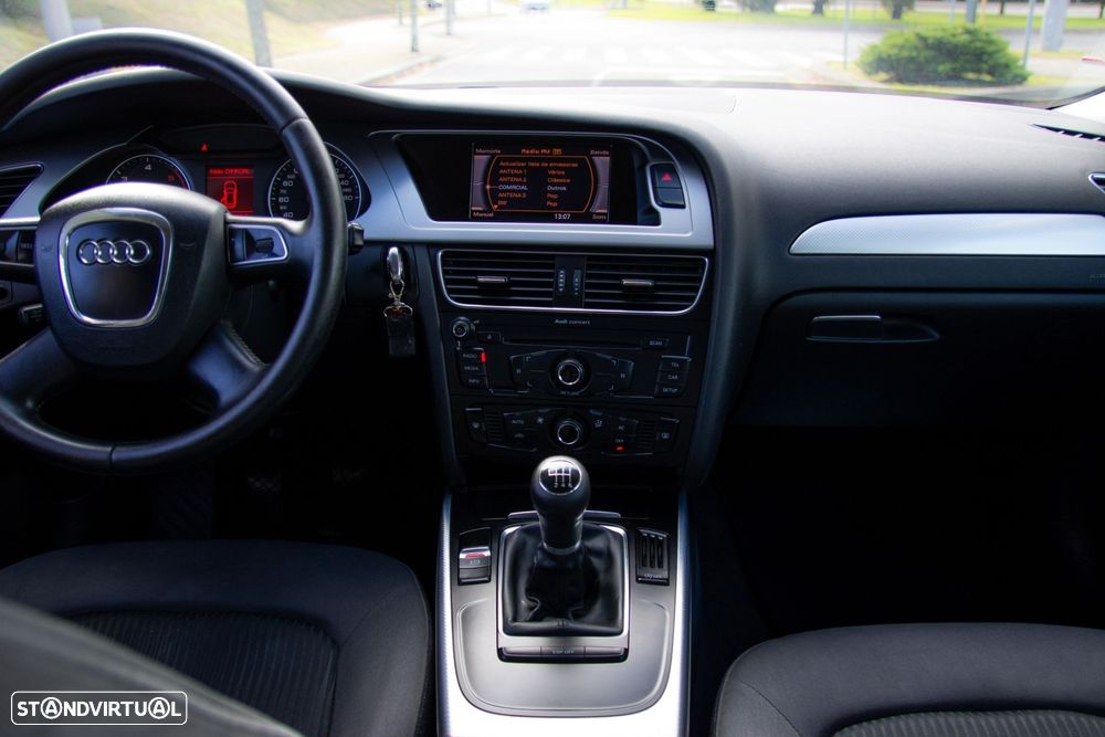 Audi A4 Avant 2.0 TDI Advance - 37