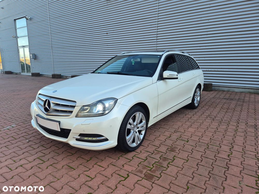 Mercedes-Benz Klasa C 350 CDI DPF (BlueEFFICIENCY) 7G-TRONIC Avantgarde - 4