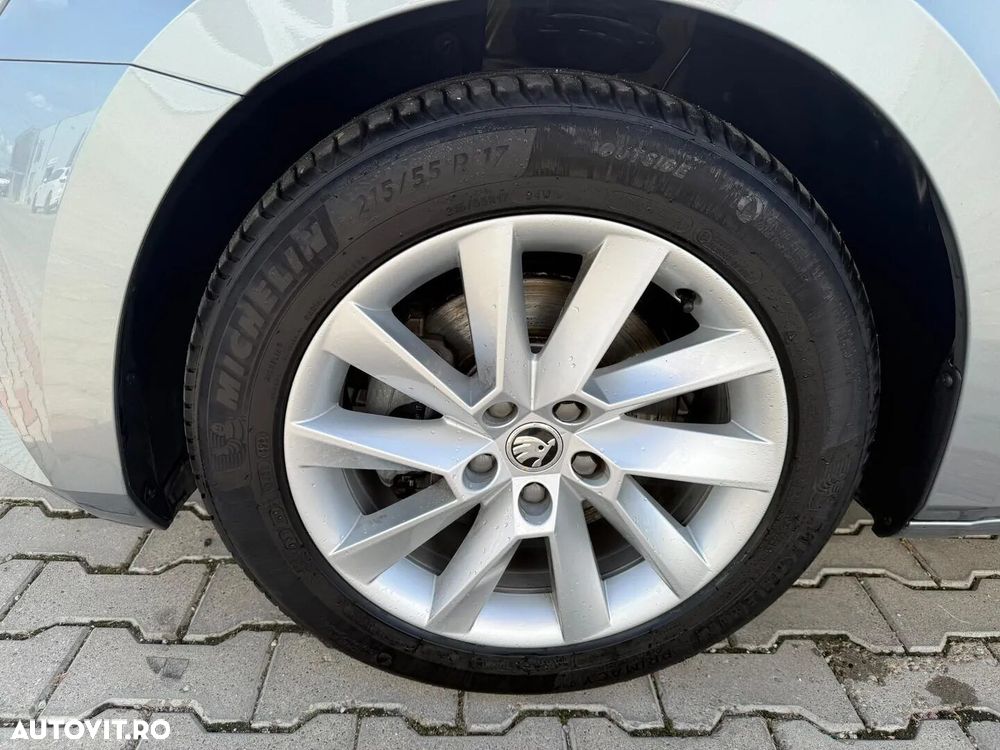 Skoda Superb 2.0 TDI DSG Ambition - 27