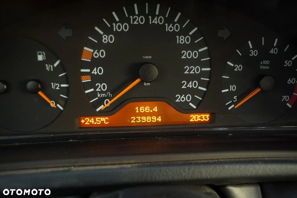 Mercedes-Benz CLK - 16