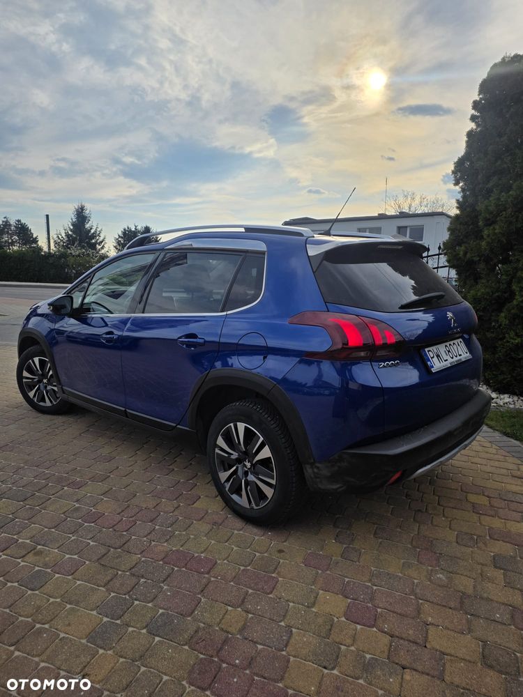 Peugeot 2008 PureTech 130 EAT8 Allure - 6