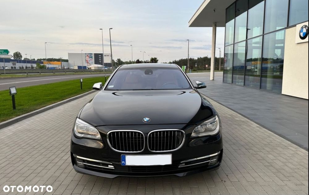 BMW Seria 7 750i L xDrive - 5