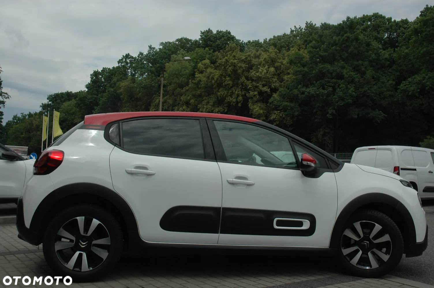 Citroën C3 1.2 PureTech Shine - 4