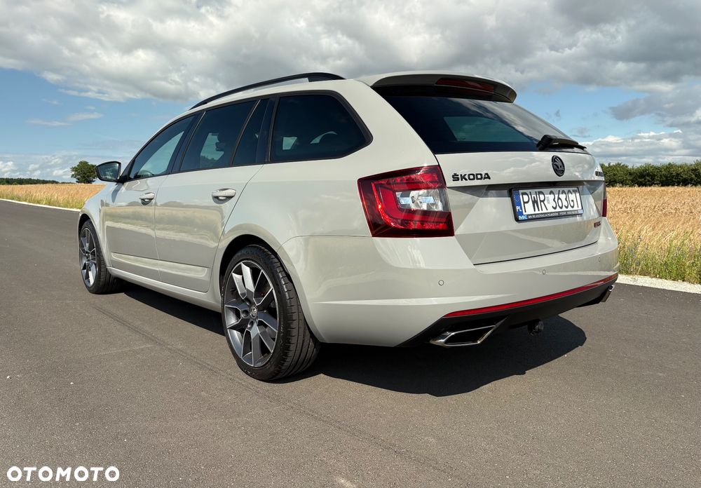 Skoda Octavia 2.0 TSI RS - 9