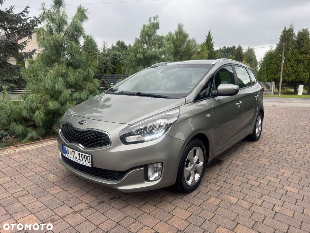 Kia Carens 1.6 GDI Dream Team Edition - 2