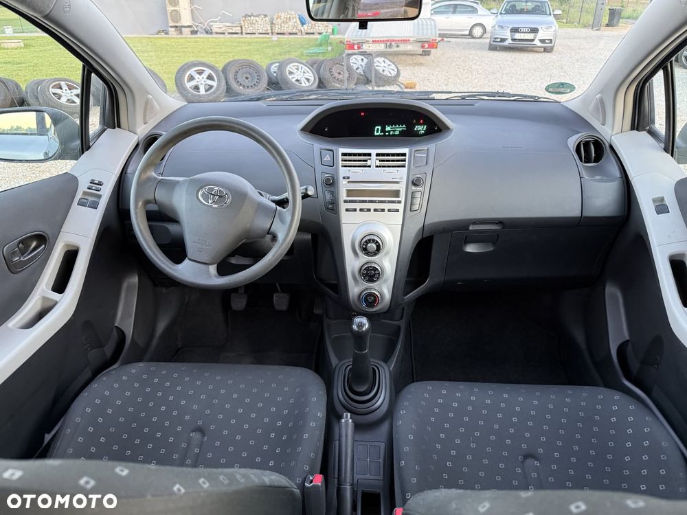Toyota Yaris 1.3 VVT-i Cool - 22