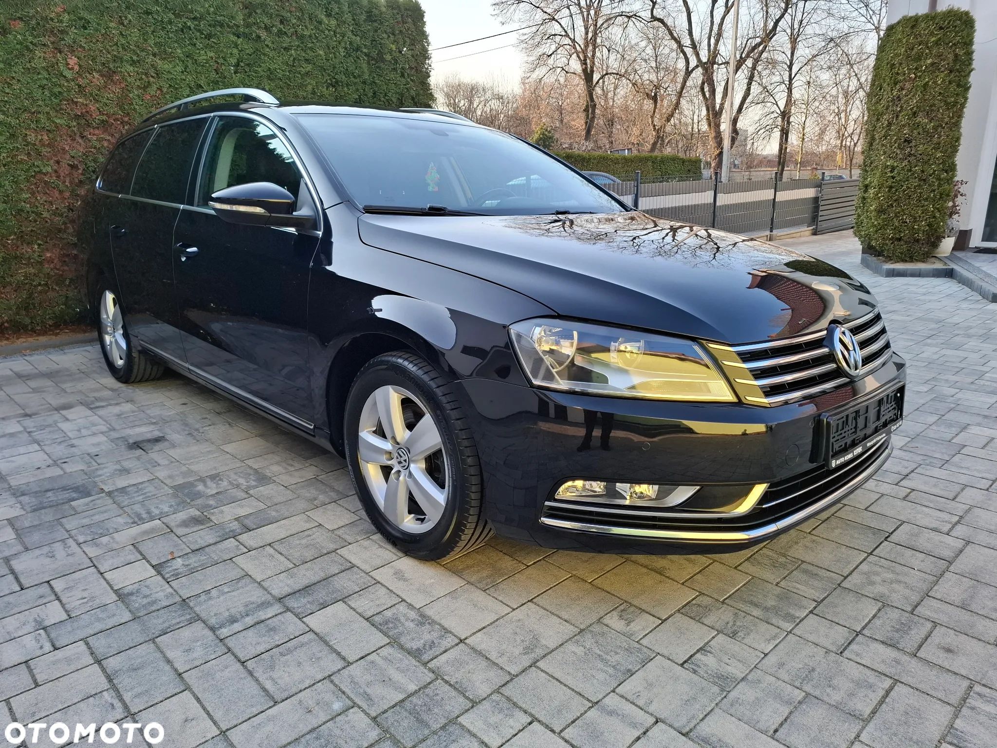 Volkswagen Passat - 1