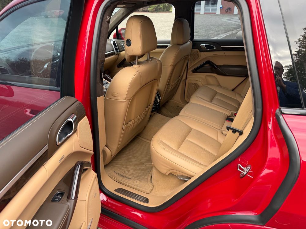 Porsche Cayenne GTS - 7