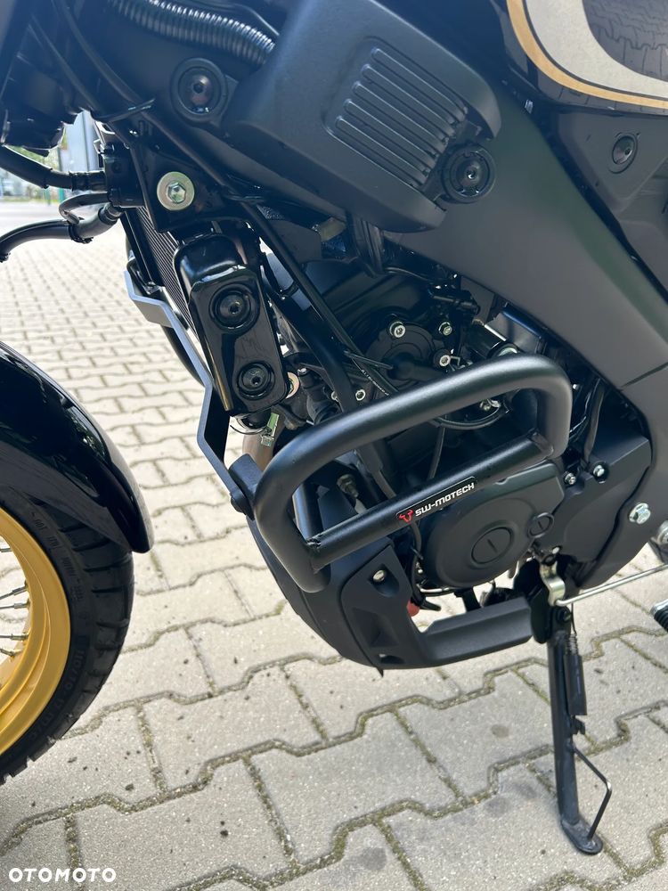 Yamaha XSR - 9