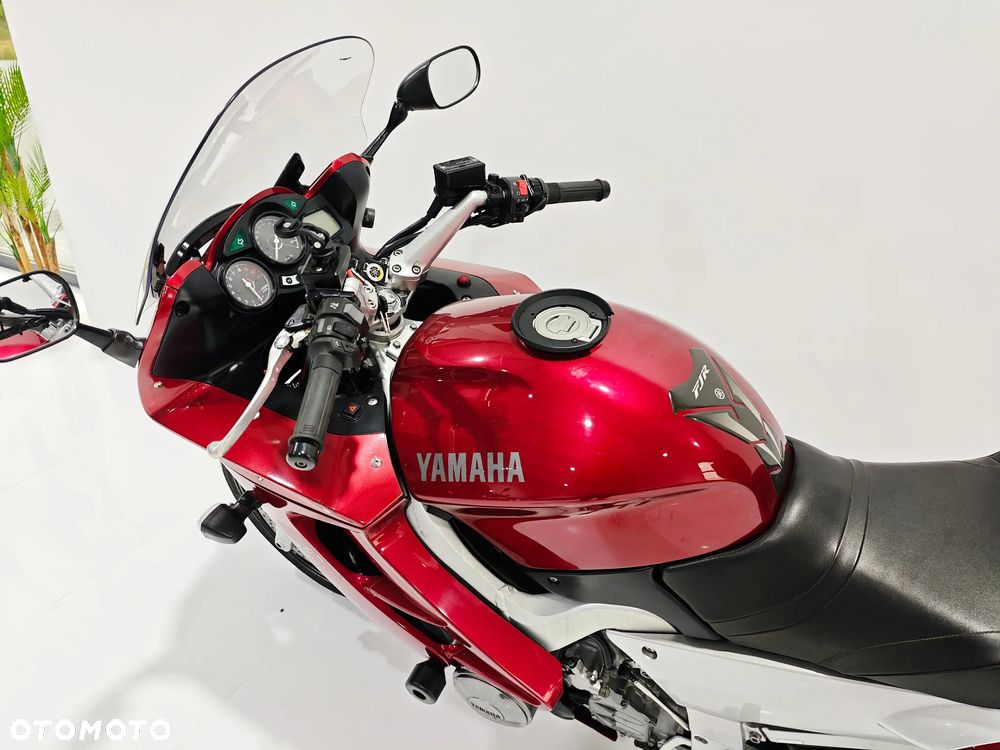 Yamaha FJR - 11