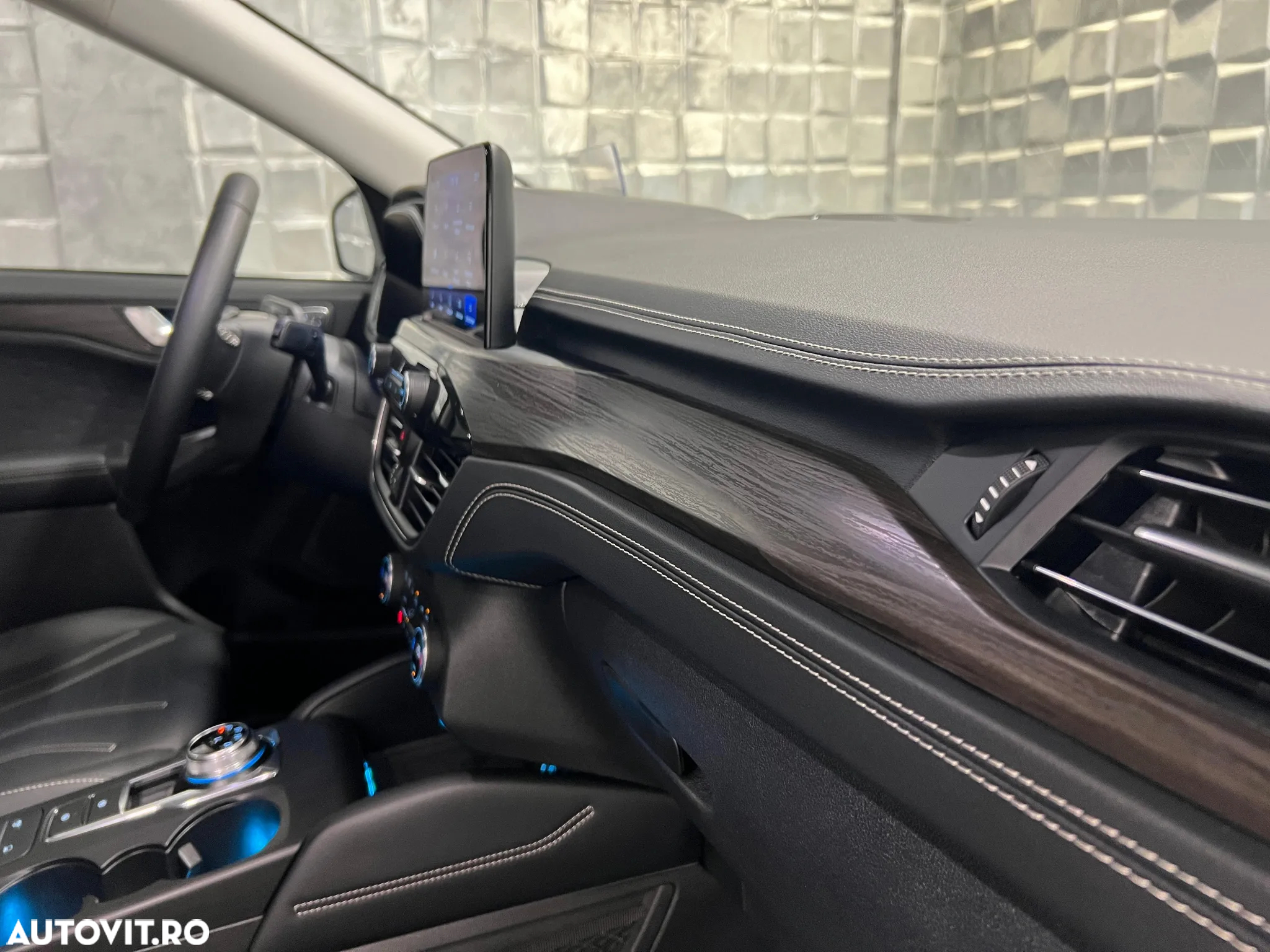 Ford Kuga - 26