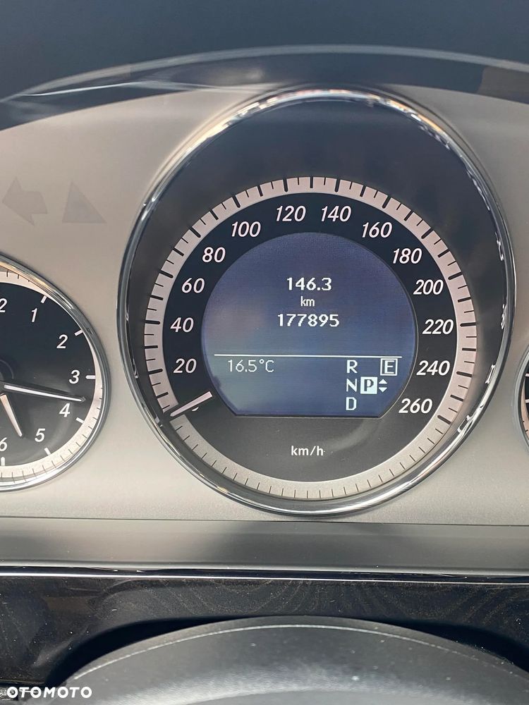 Mercedes-Benz Klasa E 350 CGI BlueEff Avantgarde - 13