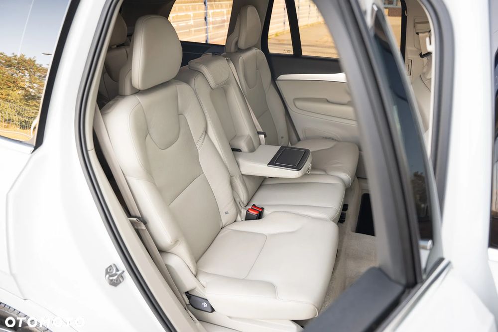 Volvo XC 90 B5 D AWD Geartronic Momentum - 34