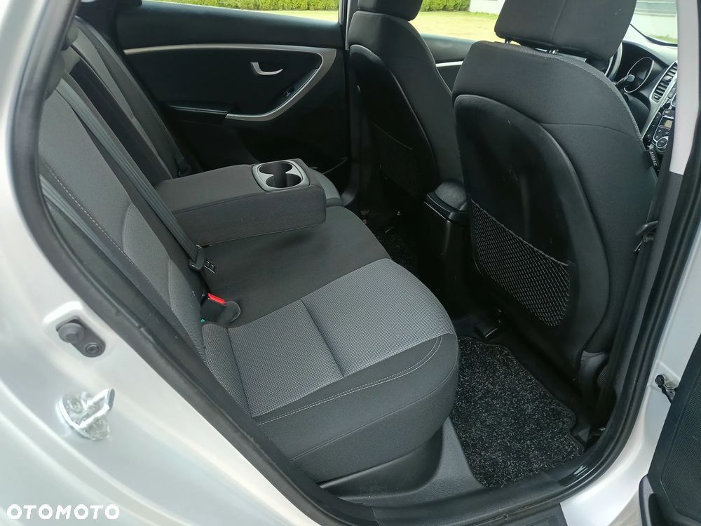 Hyundai i30 blue 1.6 CRDi YES Silver - 26