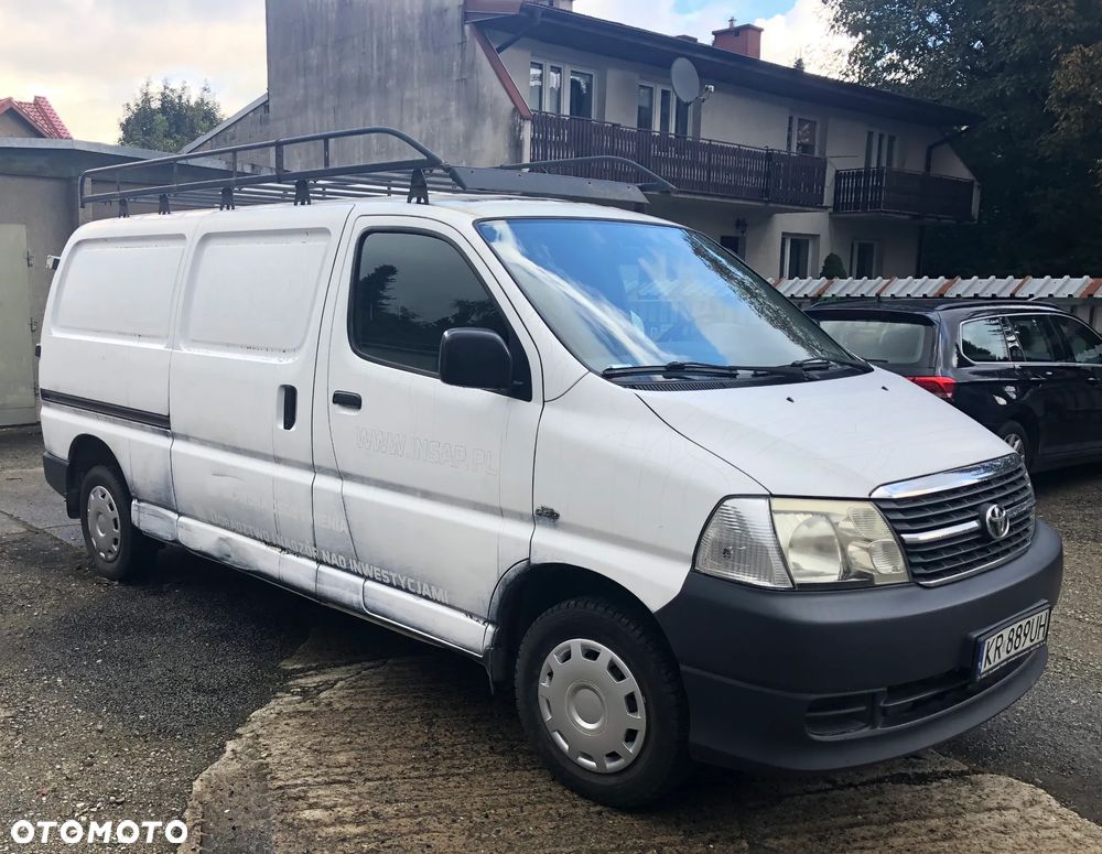 Toyota HIACE - 1