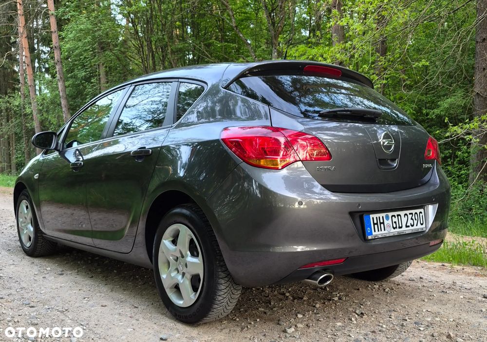 Opel Astra 1.4 Turbo - 4