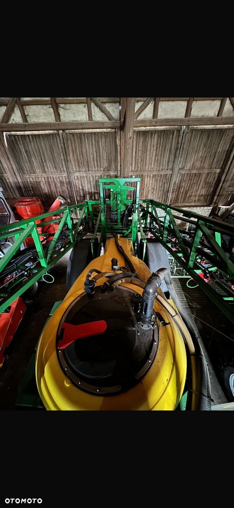 John Deere M724 - 3