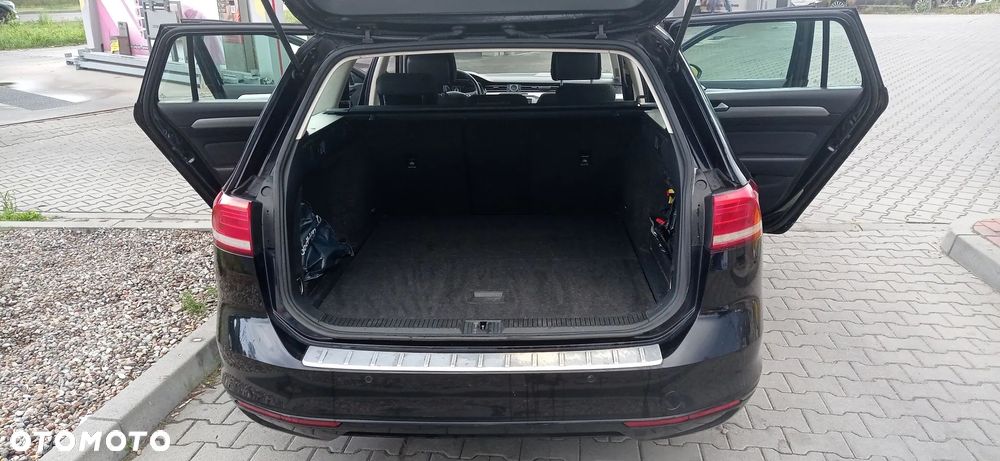 Volkswagen Passat - 16