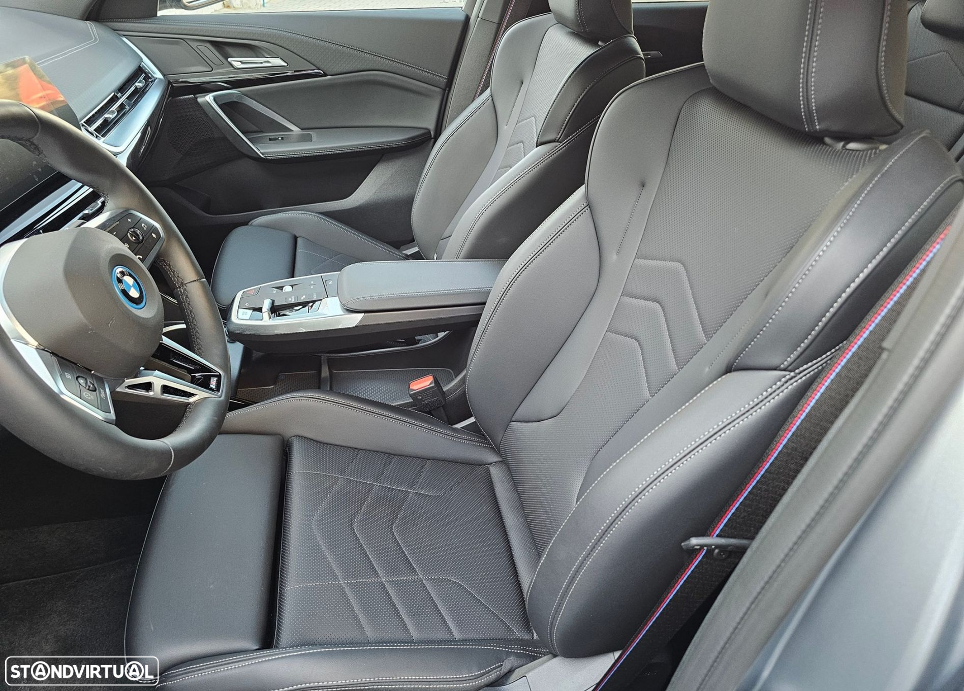 BMW iX2 eDrive20 Pack Desportivo M Pro - 14