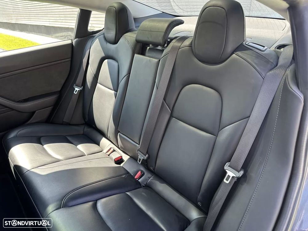Tesla Model 3 Standard Range Plus RWD - 32