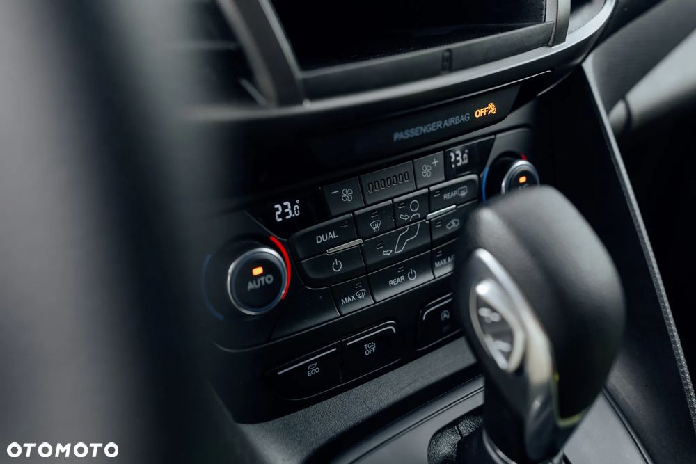 Ford Transit Connect - 19