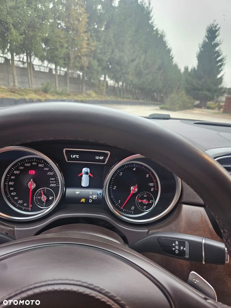 Mercedes-Benz GLS - 11