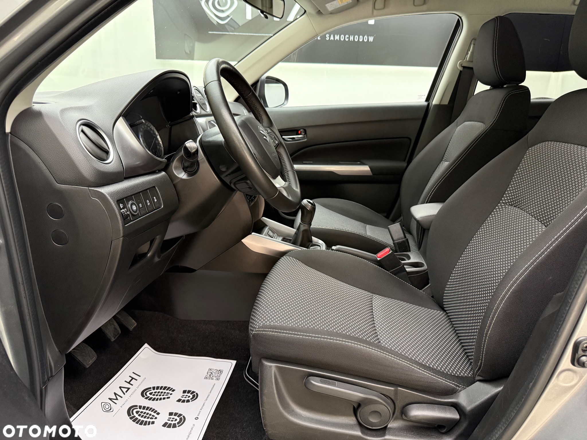 Suzuki Vitara 1.0 Boosterjet Premium 2WD - 24