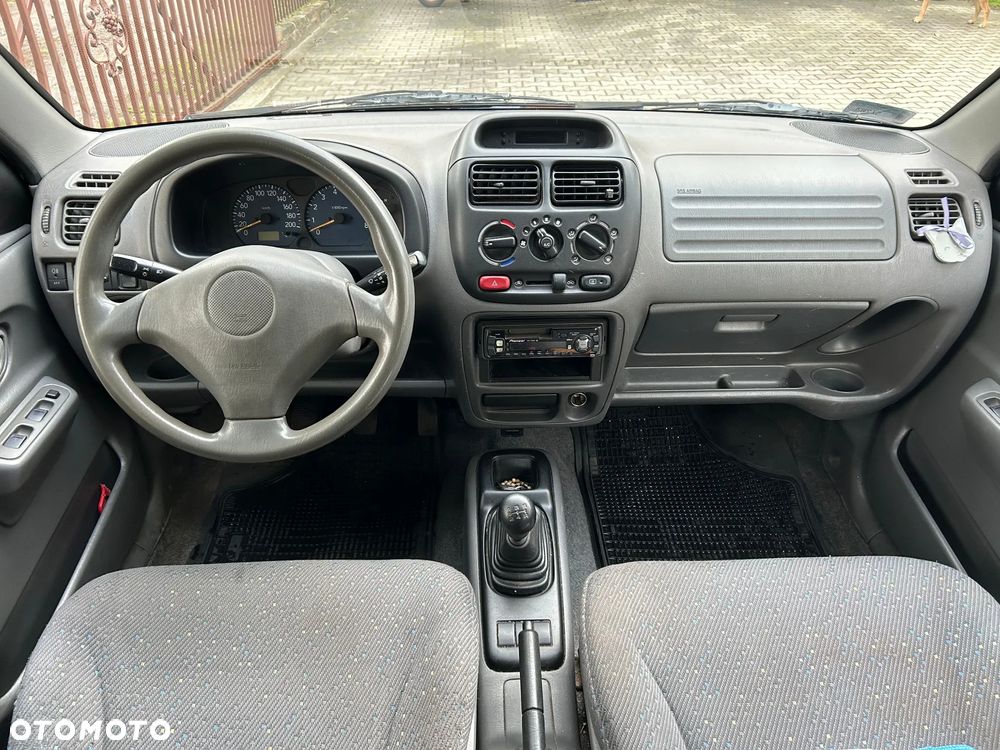 Suzuki Ignis 1.3 - 10