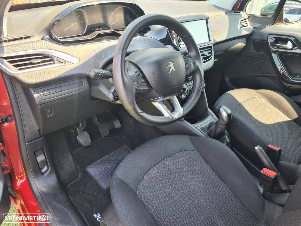 Peugeot 208 1.2 VTi SE Style - 5