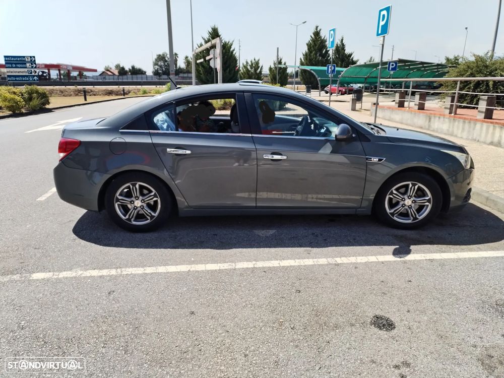 Chevrolet Cruze 1.6 LS - 1