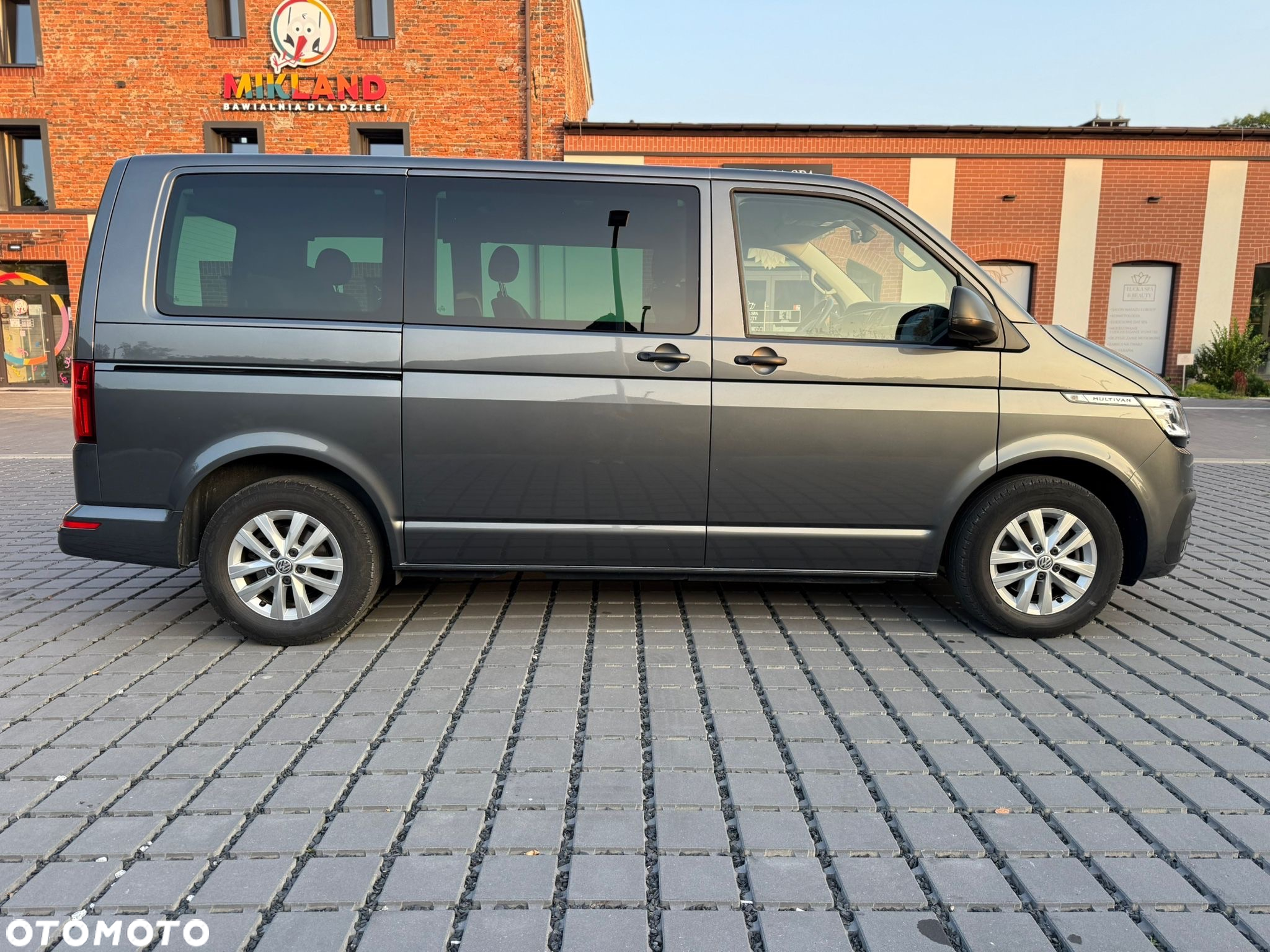 Volkswagen Multivan 6.1 2.0 TDI L1 Trendline DSG - 4