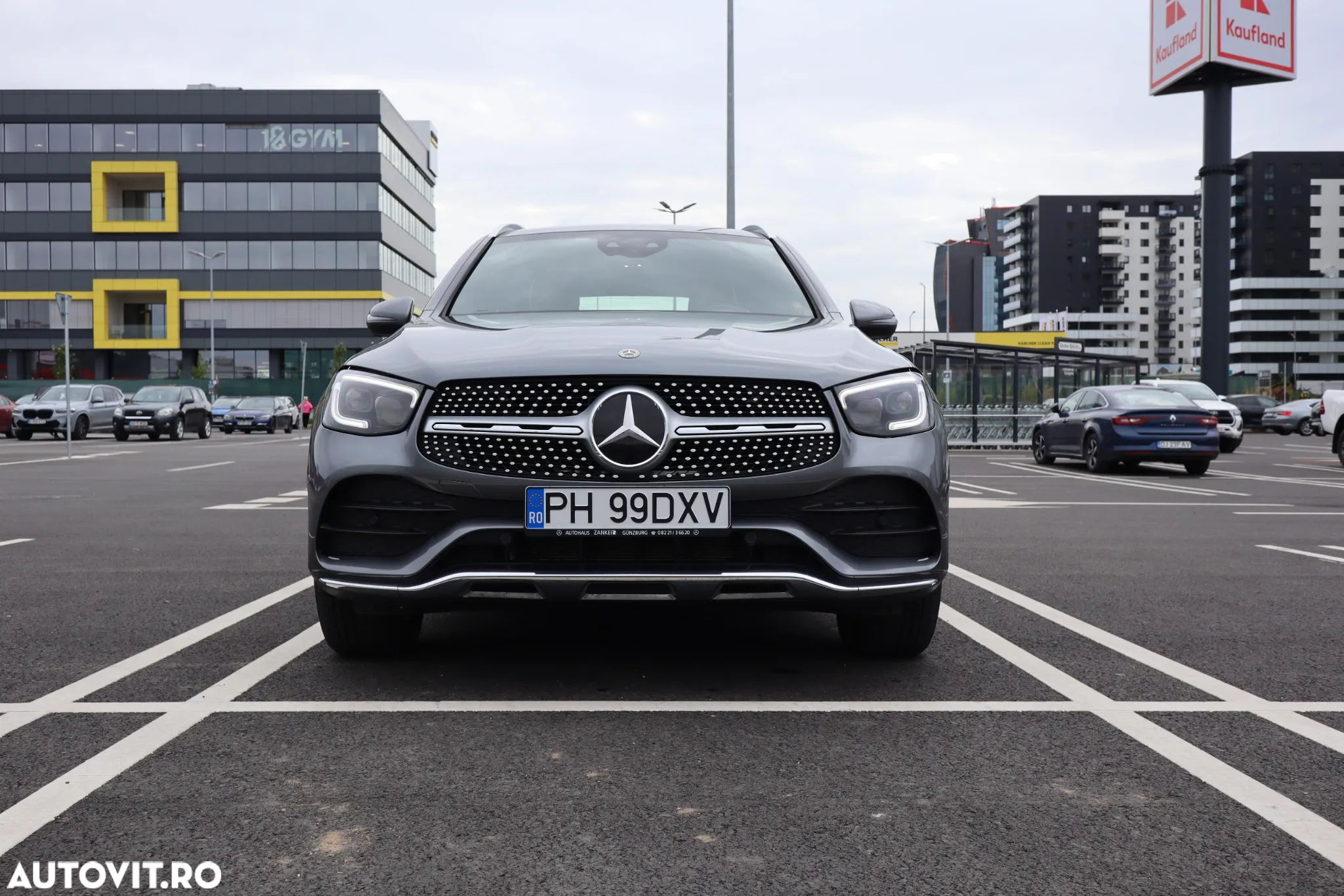 Mercedes-Benz GLC 200 4Matic 9G-TRONIC AMG Line - 9