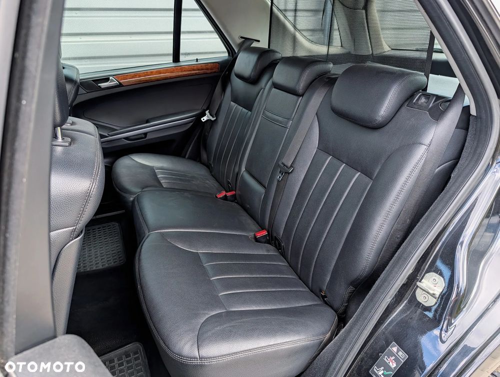 Mercedes-Benz ML - 14