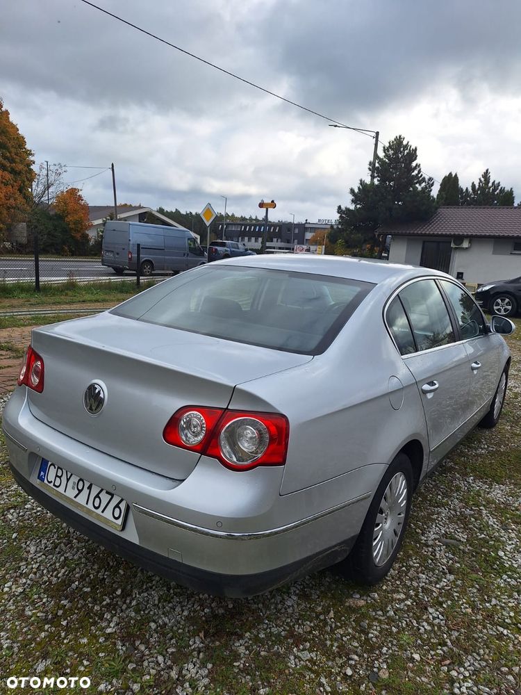 Volkswagen Passat 1.9 TDI Highline - 5