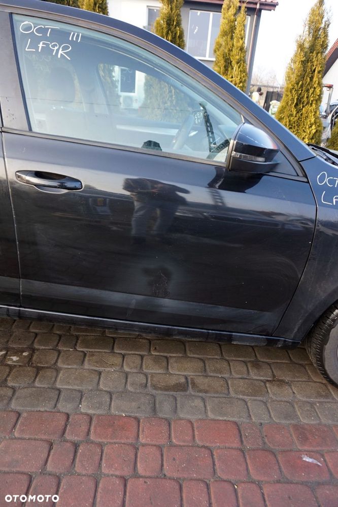 DRZWI PRZEDNIE PRAWE OCTAVIA III 5E3 LB LIFTBACK LF9R  CZARNY SKODA 2012-2016 - 1