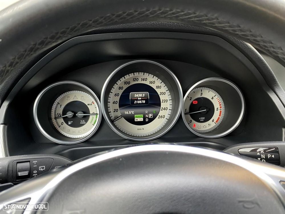 Mercedes-Benz E 300 Bluetec Hybrid Avantgarde - 19