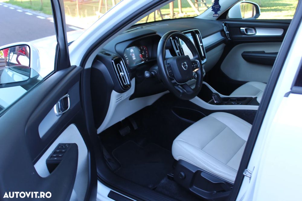 Volvo XC 40 D4 AWD Momentum Pro - 3