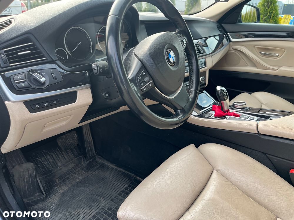 BMW Seria 5 528i - 15